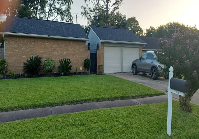 Photo 1 of Single family home for sale at 1618 Thornbrook Dr, Missouri City, TX 77489 | MLS# 89962923 | Listing updated on 2026-08-05