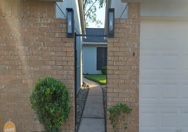 Photo 3 of Single family home for sale at 1618 Thornbrook Dr, Missouri City, TX 77489 | MLS# 89962923 | Listing updated on 2026-08-05