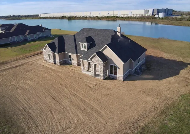 2nd image of 3811 Lakeridge Pkwy, Baytown, TX 77523 | MLS# 52692884