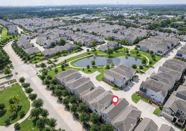 Photo 3 of Sale Pending at 10008 Waving Grain Ln, Houston, TX 77080 | MLS# 94707306 | Listing updated on 2026-09-16