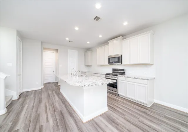 Photo 4 of Sale Pending at 10008 Waving Grain Ln, Houston, TX 77080 | MLS# 94707306 | Listing updated on 2026-09-16
