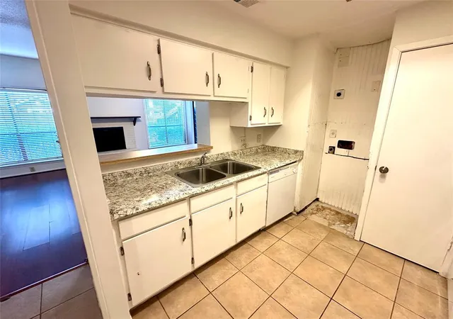 Photo 3 of Condominium at 9009 Richmond Ave #612, Houston, TX 77063 | MLS# 72732582 | | Sold on 2025-05-16