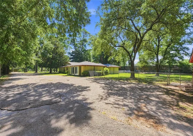 Photo 4 of Single family home for sale at 12319 Scyrus Ln, Houston, TX 77066 | MLS# 69662302 | Listing updated on 2026-08-25