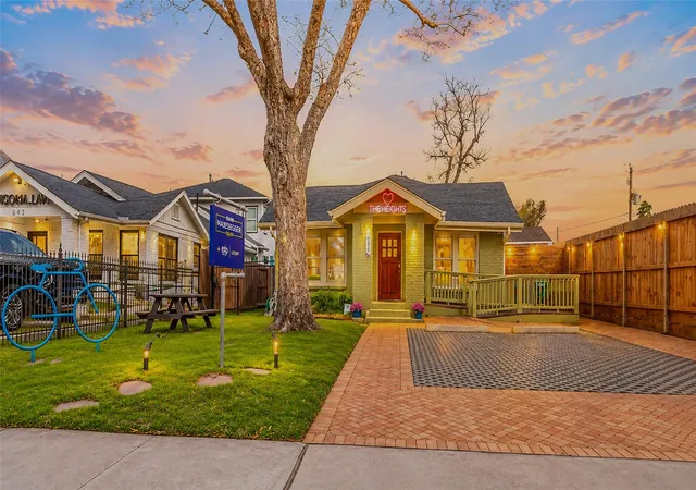 Photo 1 of Single family home for sale at 638 Heights Blvd, Houston, TX 77007 | MLS# 66129150 | Listing updated on 2026-09-17