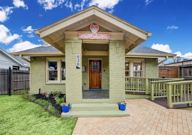 Photo 3 of Single family home for sale at 638 Heights Blvd, Houston, TX 77007 | MLS# 66129150 | Listing updated on 2026-09-17