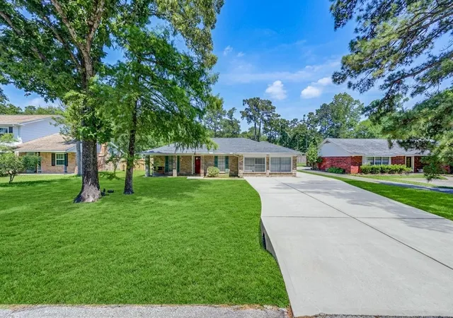 4th image of 24522 Glen Loch Dr, Spring, TX 77380 | MLS# 54838143