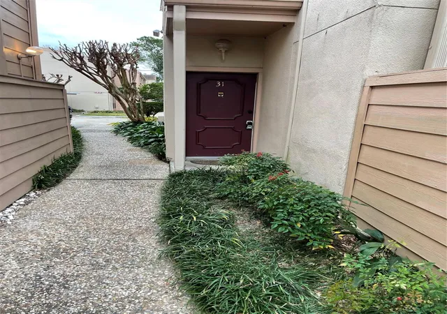 Townhouse for sale at 2125 Augusta Dr #31, Houston, TX 77057 | MLS# 48927339