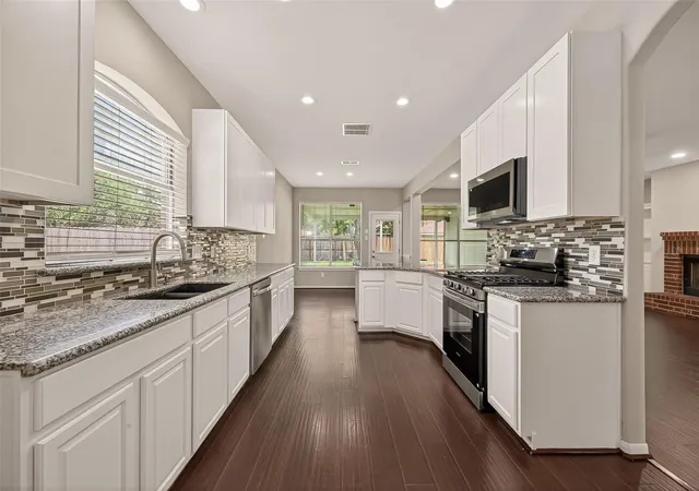 Photo 3 of Sale Pending at 6314 Briar Cross Ct, Houston, TX 77084 | MLS# 3051656 | Listing updated on 2026-09-17