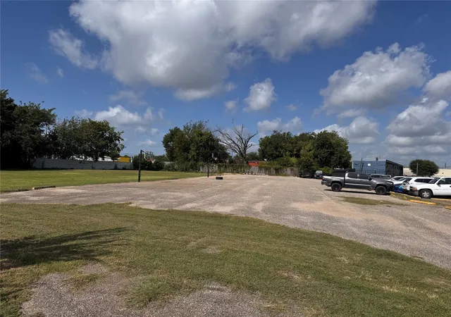 Photo 1 of Land for sale at 7151 Lawndale St, Houston, TX 77023 | MLS# 25139924 | Listing updated on 2026-08-03