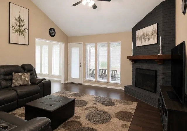 Photo 2 of Single family home for sale at 815 Redway Ln, Houston, TX 77062 | MLS# 95372554 | Listing updated on 2026-09-21