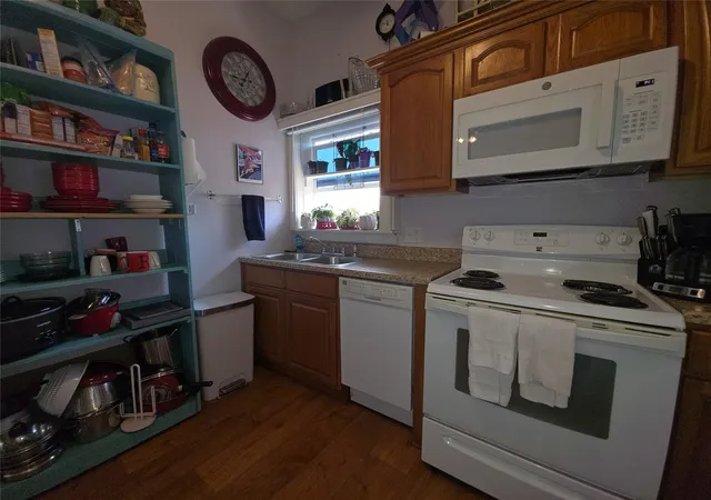Photo 2 of Sale Pending at 1203 Ave L, Galveston, TX 77550 | MLS# 52357353 | Listing updated on 2026-09-15