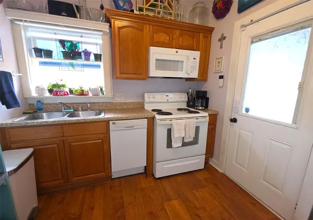Photo 3 of Sale Pending at 1203 Ave L, Galveston, TX 77550 | MLS# 52357353 | Listing updated on 2026-09-15