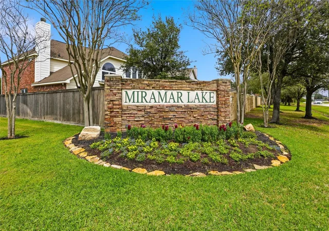Photo 3 of Single family home for sale at 8311 Calico Cyn Dr, Tomball, TX 77375 | MLS# 75368167 | Listing updated on 2026-09-25