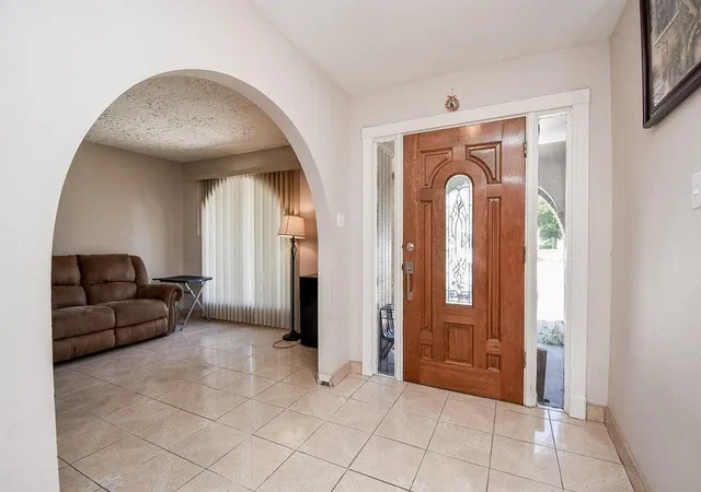 Photo 3 of Single family home for sale at 5627 Spindle Dr, Houston, TX 77086 | MLS# 35435782 | Listing updated on 2026-08-25