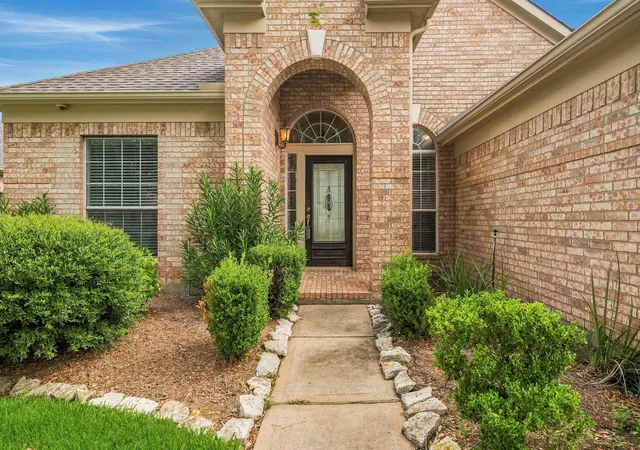Photo 3 of Sale Pending at 27126 Kendal Ridge Ln, Cypress, TX 77433 | MLS# 93185361 | Listing updated on 2026-09-13
