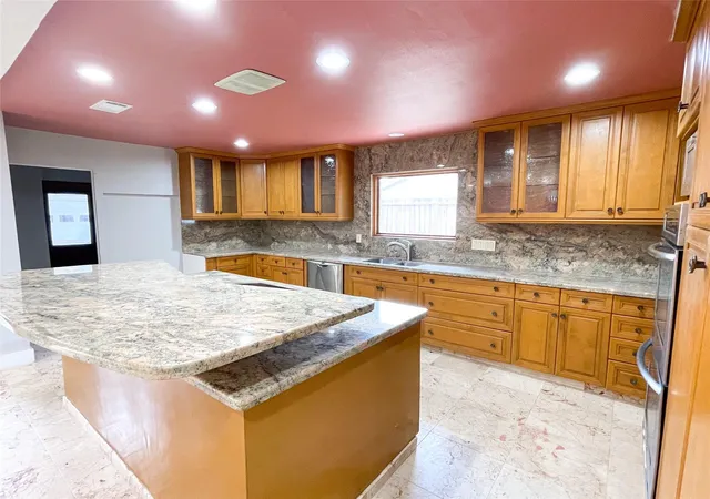 5th image of 5011 Imogene St, Houston, TX 77096 | MLS# 66287764