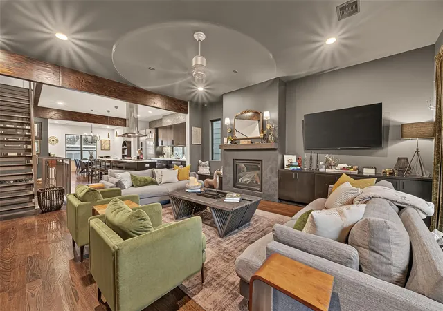Photo 2 of Single family home for sale at 1613 Vermont St #B, Houston, TX 77006 | MLS# 91512399 | Listing updated on 2026-09-16