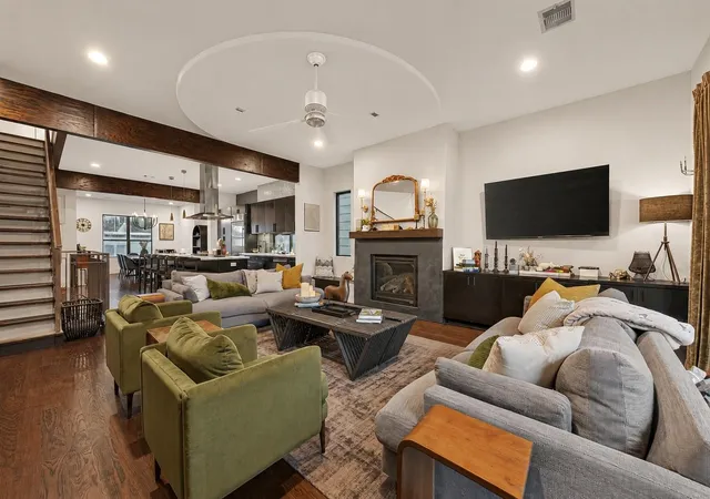 Photo 3 of Single family home for sale at 1613 Vermont St #B, Houston, TX 77006 | MLS# 91512399 | Listing updated on 2026-09-16