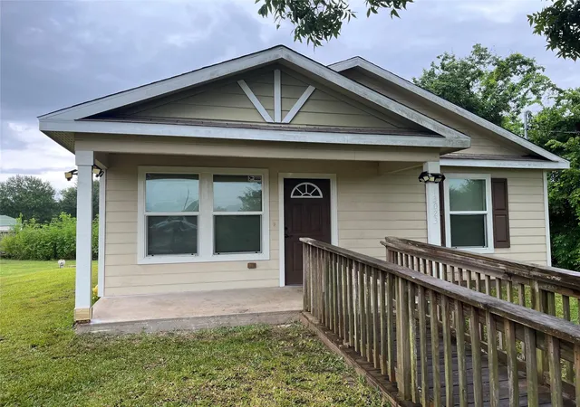 Photo 1 of Single family home for sale at 13023 Pleasant Valley Dr, Rosharon, TX 77583 | MLS# 16748574 | Listing updated on 2026-08-26
