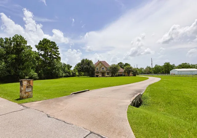 Photo 2 of Single family home for sale at 30202 Post Oak Run, Magnolia, TX 77355 | MLS# 69802499 | Listing updated on 2026-09-17