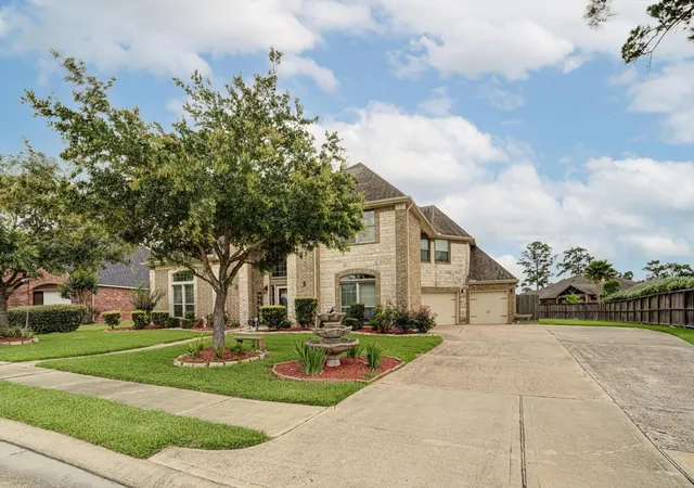 2nd image of 422 Old Orchard Dr, Dickinson, TX 77539 | MLS# 29687790