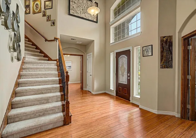5th image of 422 Old Orchard Dr, Dickinson, TX 77539 | MLS# 29687790