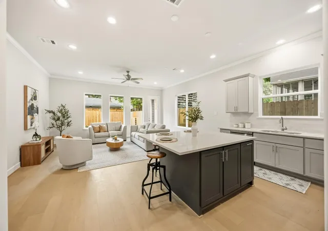 Photo 3 of Single family home for sale at 4317 Roseland St #B, Houston, TX 77006 | MLS# 27842066 | Listing updated on 2026-09-12