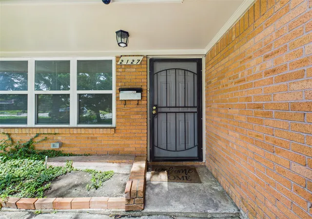Photo 2 of Sale Pending at 2127 Nell St, Houston, TX 77034 | MLS# 40948816 | Listing updated on 2026-09-08