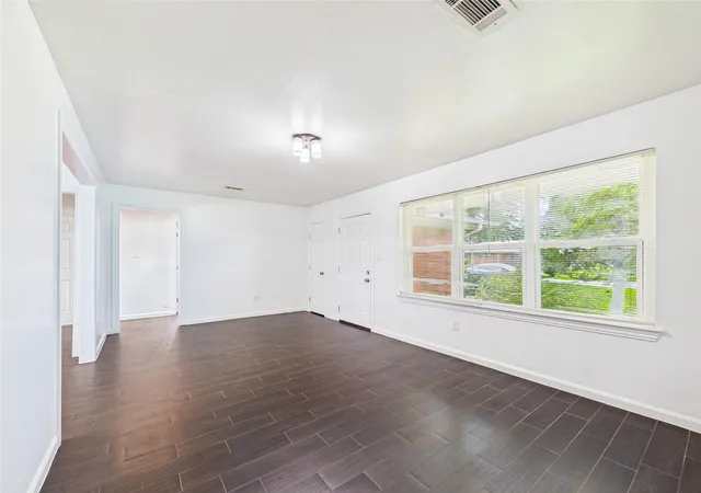 Photo 4 of Sale Pending at 2127 Nell St, Houston, TX 77034 | MLS# 40948816 | Listing updated on 2026-09-08