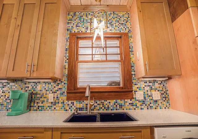 Photo 3 of Single family home for sale at 4919 Austin Dr, Galveston, TX 77551 | MLS# 49784780 | Listing updated on 2026-08-07