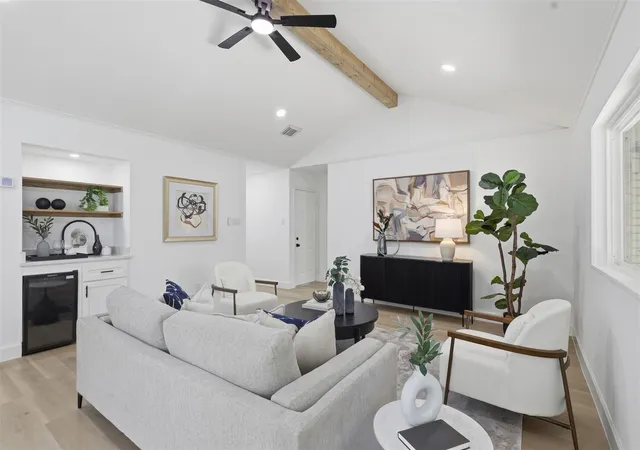 Photo 4 of Sale Pending at 8806 Twisting Vine Ln, Houston, TX 77040 | MLS# 16850882 | Listing updated on 2026-08-30