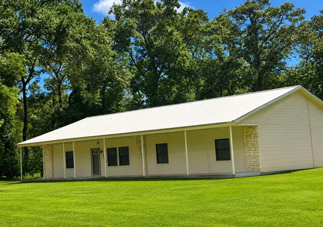 Photo 1 of Single family home for sale at 692 County Rd 3371, Cleveland, TX 77327 | MLS# 2442871 | Listing updated on 2026-09-04