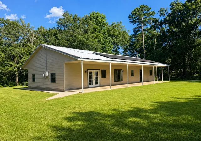 Photo 2 of Single family home for sale at 692 County Rd 3371, Cleveland, TX 77327 | MLS# 2442871 | Listing updated on 2026-09-04