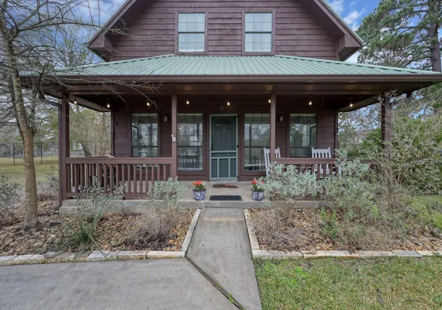 Photo 1 of Sale Pending at 41 Hunters Crk Dr, Huntsville, TX 77340 | MLS# 91784576 | Listing updated on 2026-09-11
