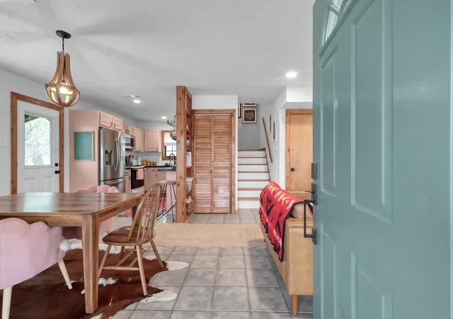 Photo 3 of Sale Pending at 41 Hunters Crk Dr, Huntsville, TX 77340 | MLS# 91784576 | Listing updated on 2026-09-11