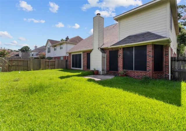 Photo 3 of Sale Pending at 127 Saint Finans Way, Houston, TX 77015 | MLS# 57399691 | Listing updated on 2026-09-12