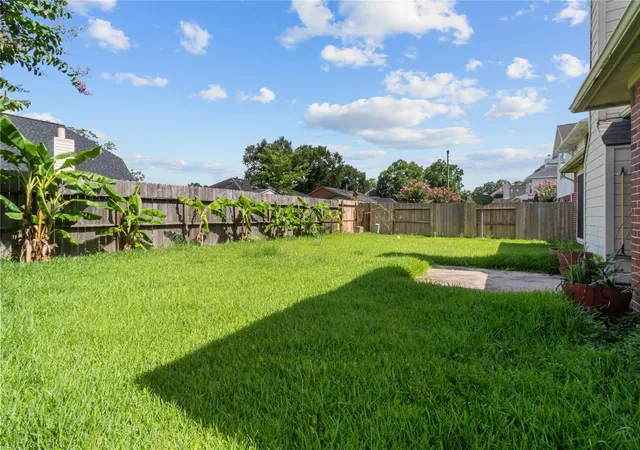 Photo 4 of Sale Pending at 127 Saint Finans Way, Houston, TX 77015 | MLS# 57399691 | Listing updated on 2026-09-12