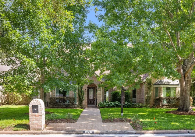 3rd image of 15742 Walkwood Dr, Houston, TX 77079 | MLS# 43778194