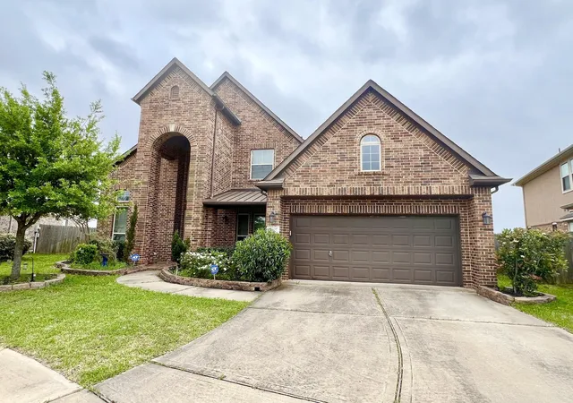 Photo 2 of Single family home for sale at 18607 Pelham Grv Ln, Richmond, TX 77407 | MLS# 93596480 | Listing updated on 2026-08-22