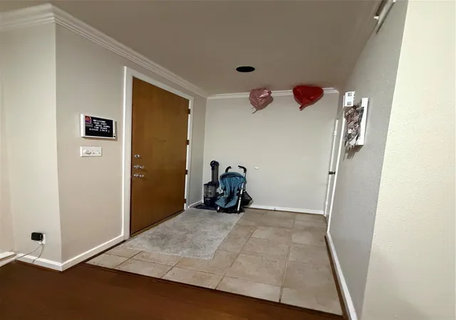 4th image of 2409 Bering Dr #18, Houston, TX 77057 | MLS# 72578050