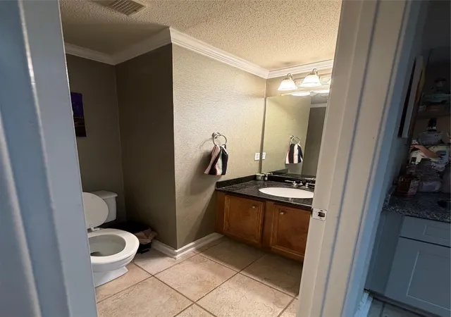 5th image of 2409 Bering Dr #18, Houston, TX 77057 | MLS# 72578050