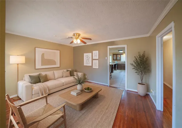 Photo 3 of Single family home for sale at 726 Skylark Rd, Pasadena, TX 77502 | MLS# 7853088 | Listing updated on 2026-09-13