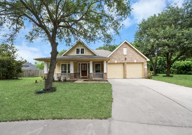 Photo 2 of Single family home for sale at 10302 Ten Point Ln, Missouri City, TX 77459 | MLS# 95887028 | Listing updated on 2026-08-17