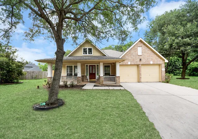 Photo 3 of Single family home for sale at 10302 Ten Point Ln, Missouri City, TX 77459 | MLS# 95887028 | Listing updated on 2026-08-17