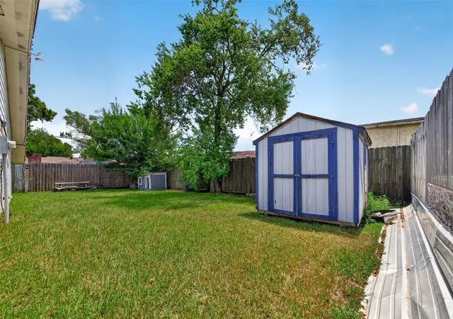 15th image of 5519 Irish Hill Dr, Houston, TX 77053 | MLS# 95269702