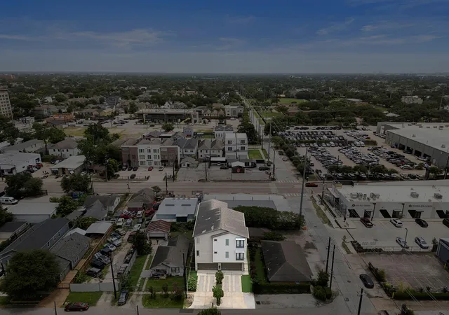 Homes for sale in Houston, TX | 1304 Nashua St, Houston, TX 77008 | MLS# 84087687
