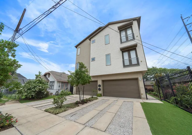 Homes for sale in Houston, TX | 1304 Nashua St, Houston, TX 77008 | MLS# 84087687
