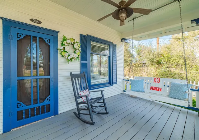 Photo 3 of Single family home for sale at 724 S Tesch St, Bellville, TX 77418 | MLS# 4188414 | Listing updated on 2026-09-02