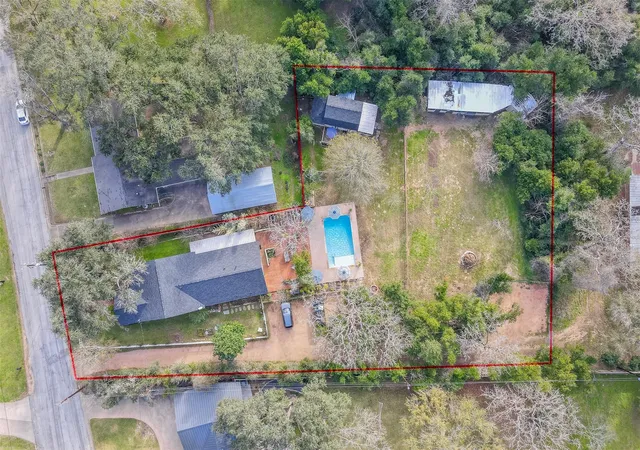Photo 3 of Single family home for sale at 724 S Tesch St, Bellville, TX 77418 | MLS# 4188414 | Listing updated on 2026-09-02