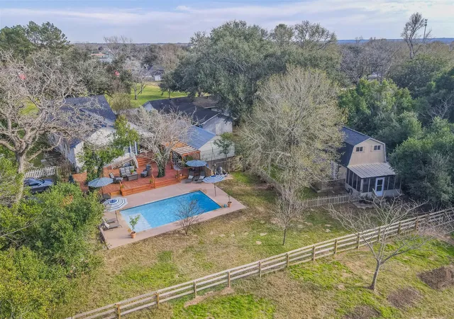 Photo 4 of Single family home for sale at 724 S Tesch St, Bellville, TX 77418 | MLS# 4188414 | Listing updated on 2026-09-02
